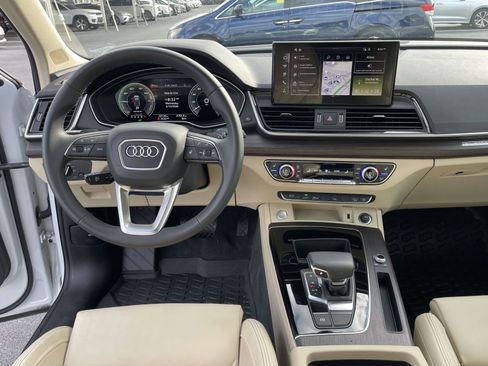 Certified 2025 Audi Q5 e Premium Plus w/ Premium Plus Package AWD/4WD image 13
