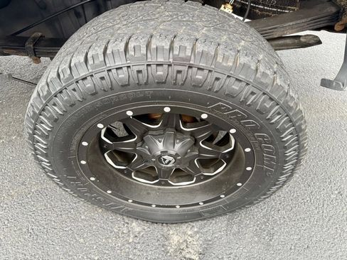 Used 2012 GMC Sierra 2500 SLE w/ SLE Preferred Package image 17