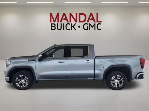 Used 2025 GMC Sierra 1500 SLT AWD/4WD image 8
