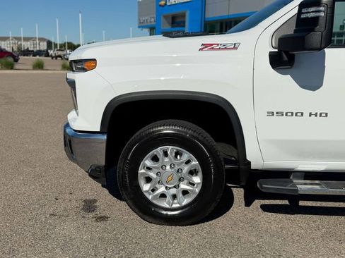 Used 2024 Chevrolet Silverado 3500 LT w/ Convenience Package AWD/4WD image 10
