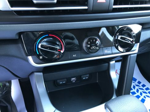 Used 2022 Kia Seltos LX image 20