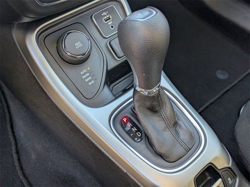 Used 2021 Jeep Compass Sport image 18