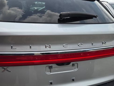 Used 2018 Lincoln MKX Reserve w/ Driver Assistance Package FWD image 4