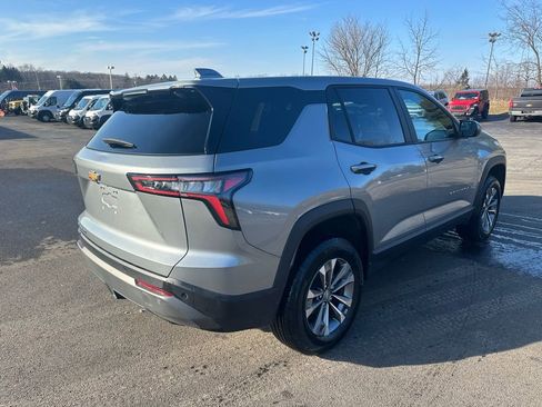 Used 2025 Chevrolet Equinox LT image 5