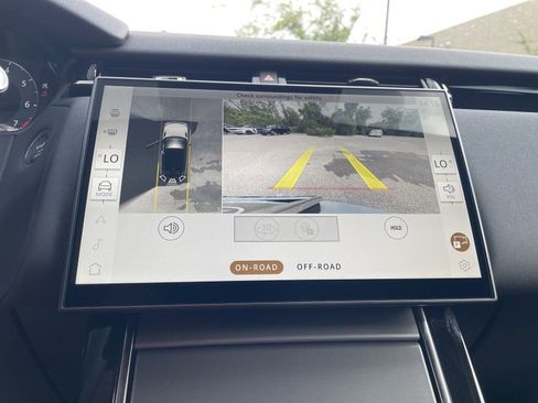 New 2025 Land Rover Range Rover Velar Dynamic SE image 24