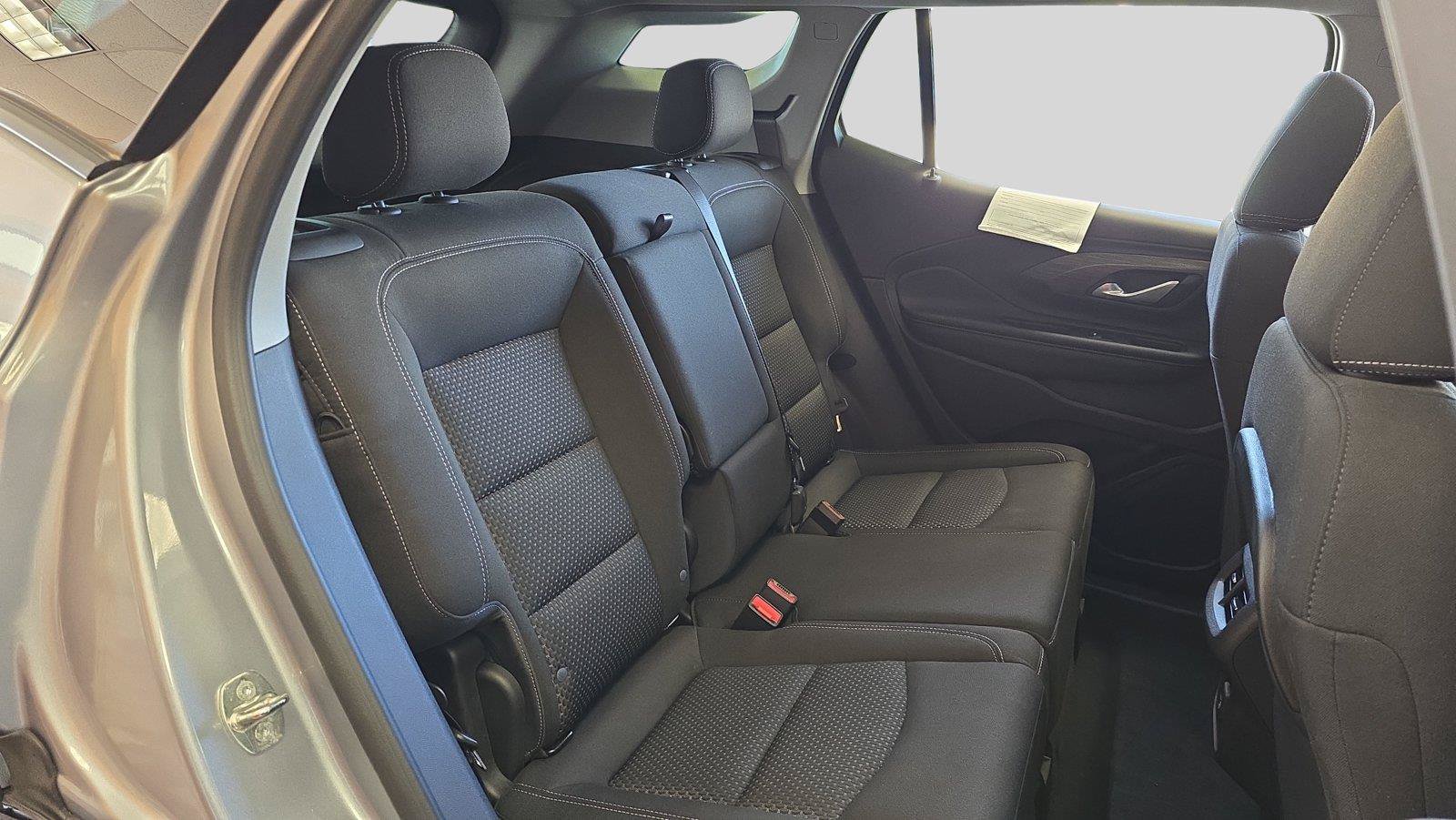 Used 2024 GMC Terrain SLE w/ Driver Convenience Package AWD/4WD image 17