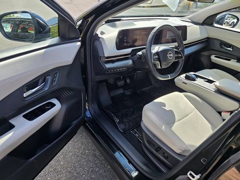 Used 2023 Nissan Ariya FWD image 19