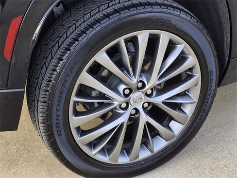 Used 2025 Buick Enclave Avenir w/ Super Cruise Package image 10