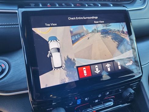 Certified 2024 Jeep Grand Cherokee L Limited w/ Luxury Tech Group II image 24