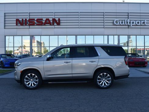 Used 2021 Chevrolet Tahoe Premier w/ Premium Package image 3