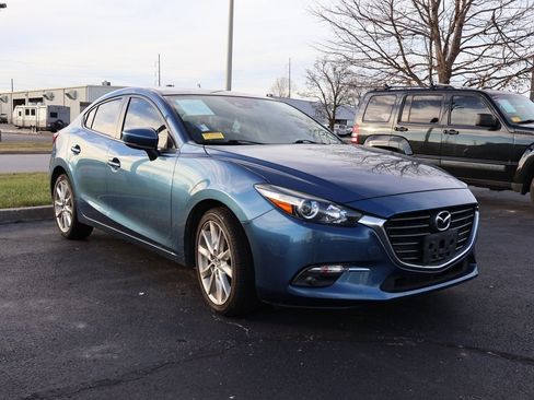 Used 2017 MAZDA MAZDA3 Grand Touring image 10