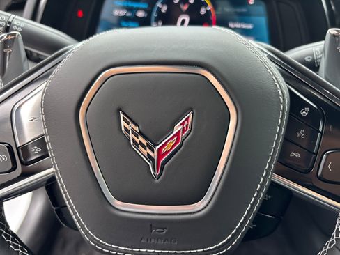 Used 2025 Chevrolet Corvette Stingray Preferred Conv w/ Z51 Performance Package RWD image 18