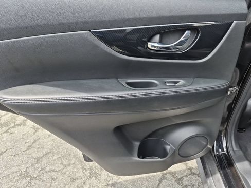 Used 2020 Nissan Rogue SL w/ Premium Package FWD image 28