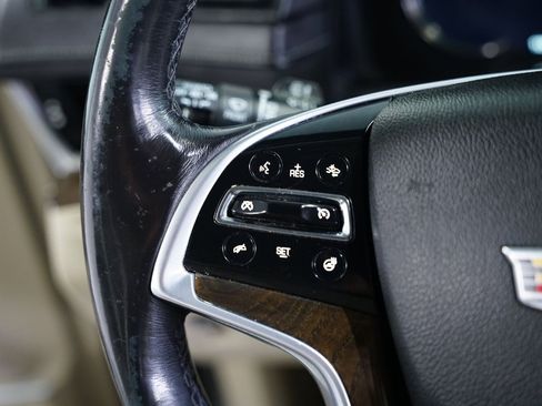 Used 2018 Cadillac Escalade Premium Luxury image 22