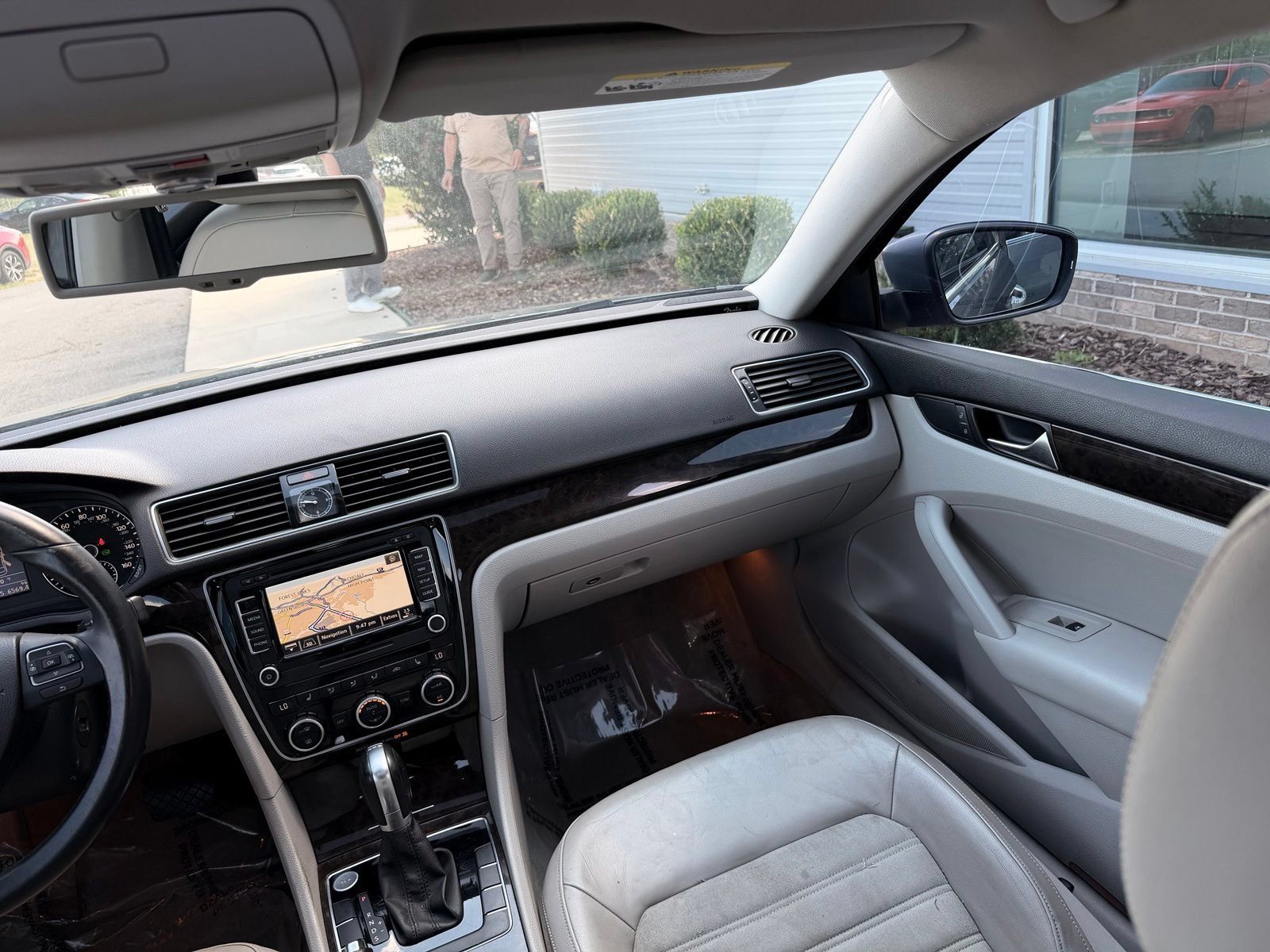 Used 2015 Volkswagen Passat TDI SEL Premium FWD image 29