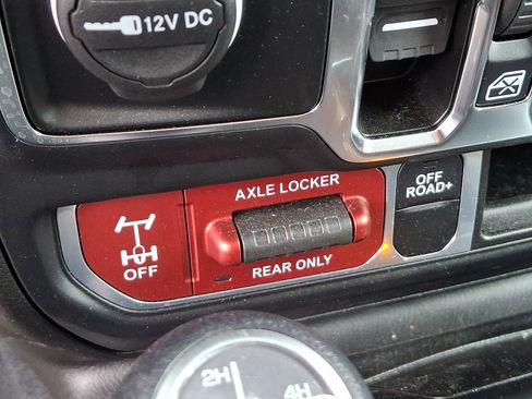 Used 2024 Jeep Wrangler Unlimited AWD/4WD image 25