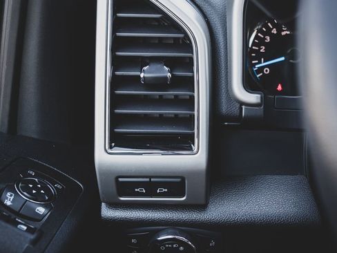 Used 2019 Ford F150 Lariat image 4