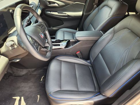 Used 2024 Buick Envista Sport Touring w/ Convenience I Package FWD image 11