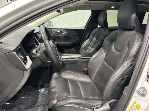 Used 2023 Volvo V60 B5 Cross Country Ultimate w/ Climate Package image 12