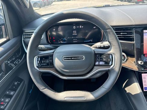 Used 2023 Jeep Grand Wagoneer Series II image 11