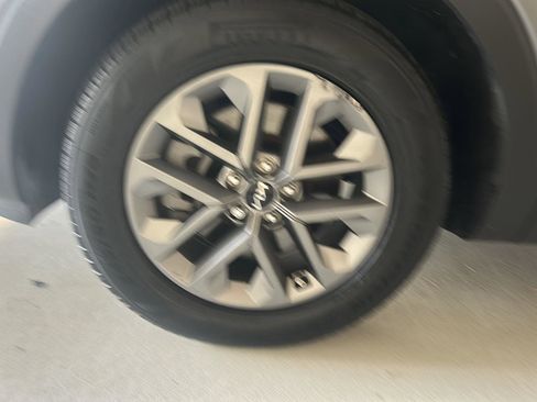 Used 2023 Kia Telluride LX FWD image 29