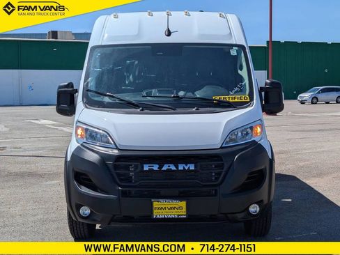 Used 2025 RAM ProMaster 2500 w/ Convenience Group FWD image 2
