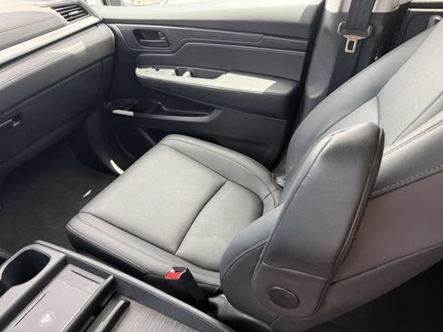 Used 2025 Honda Odyssey EX-L image 21