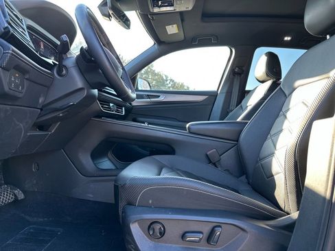 Used 2024 Volkswagen Atlas Cross Sport SE w/ Panoramic Sunroof Package image 12