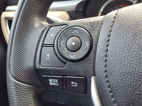 Used 2015 Toyota Corolla LE FWD image 19