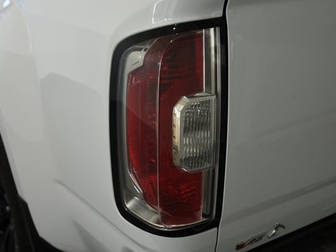 Used 2022 GMC Canyon Elevation Standard w/ Convenience Package image 8