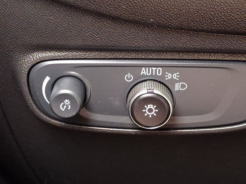 Used 2024 Chevrolet Equinox LS w/ LS Convenience Package FWD image 23