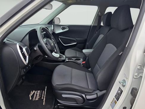 Used 2022 Kia Soul LX image 30