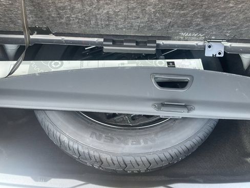 Used 2021 Mercedes-Benz GLS 450 4MATIC image 22