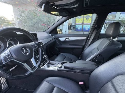 Used 2014 Mercedes-Benz C 300 4MATIC Sedan image 3