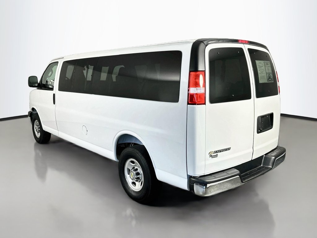 Used 2025 Chevrolet Express 3500 LT w/ LT Preferred Equipment Group RWD image 5