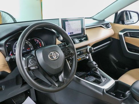 Used 2023 Toyota RAV4 LE AWD/4WD image 22