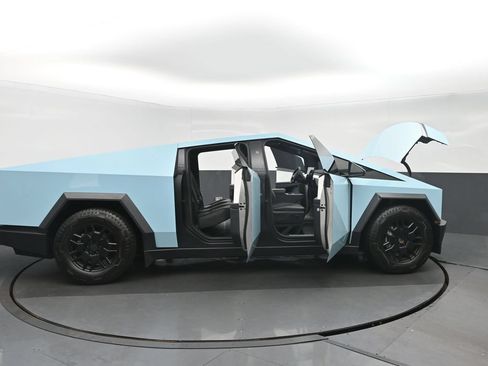 Used 2024 Tesla Cybertruck Cyberbeast AWD/4WD image 41