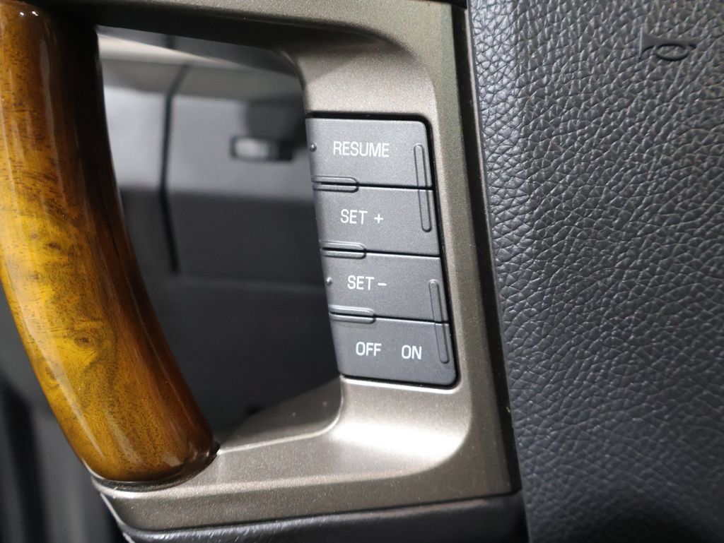 Used 2012 Lincoln Navigator 4WD image 36
