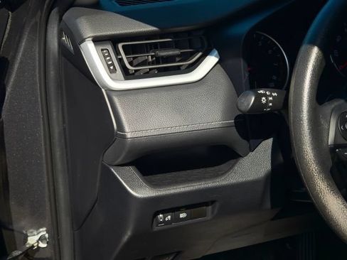 Used 2021 Toyota RAV4 LE w/ Carpet Mat Package (TMS) FWD image 18