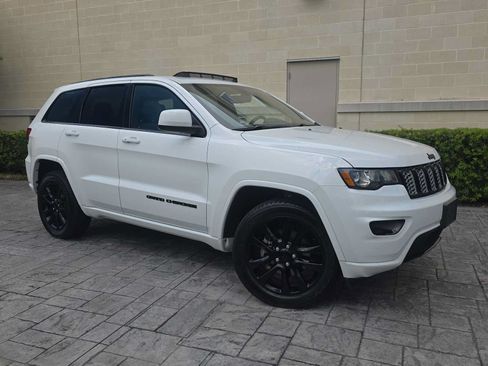 Used 2019 Jeep Grand Cherokee Altitude AWD/4WD image 28