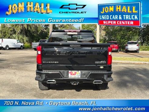 Used 2021 Chevrolet Silverado 1500 High Country w/ Technology Package image 9