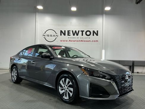 Used 2025 Nissan Altima 2.5 S image 38