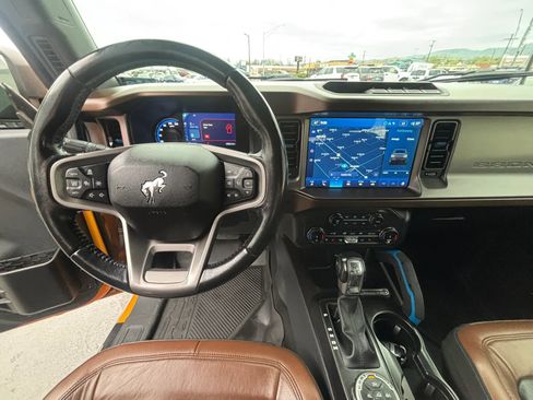 Used 2022 Ford Bronco Outer Banks image 18