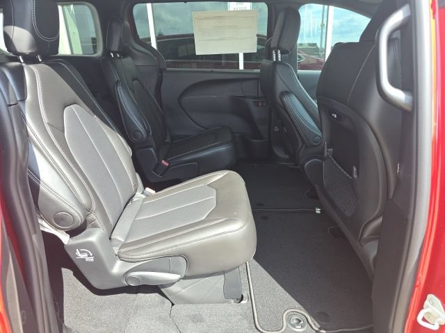 New 2027 Chrysler Pacifica Select AWD/4WD image 6