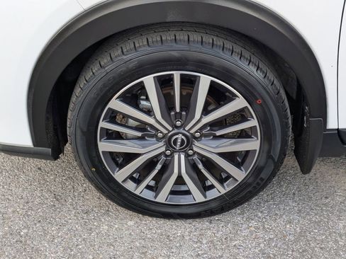 Used 2023 Nissan Kicks SV image 11