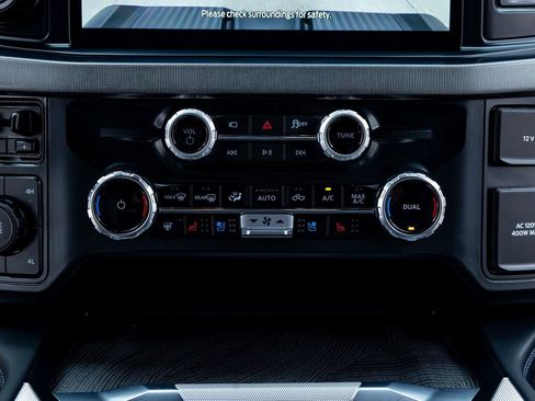 Used 2025 Ford F350 Platinum image 28