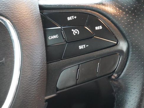 Used 2018 Dodge Challenger R/T RWD image 21