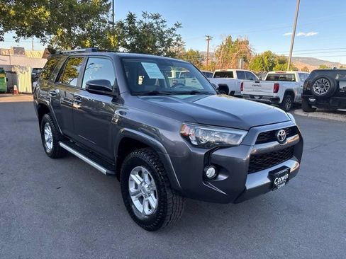 Used 2019 Toyota 4Runner SR5 AWD/4WD image 4