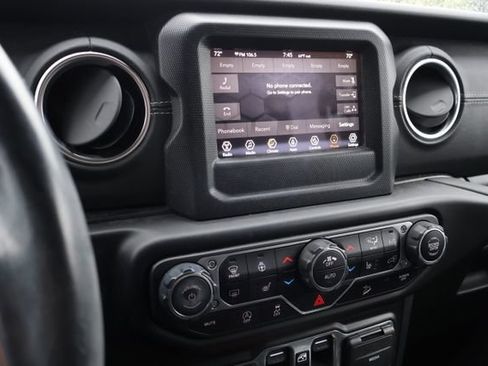 Used 2021 Jeep Wrangler Unlimited Sahara w/ Cold Weather Group AWD/4WD image 16
