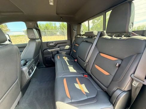 Used 2023 GMC Sierra 2500 AT4 w/ AT4 Preferred Package AWD/4WD image 31
